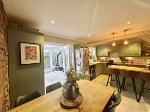 Photo 25- click for photo gallery